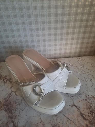 herfli sepler: Ağ rəngli qadın sandal/kaba çəkmə tipli tərlik - Model: Açıq burunlu — 3