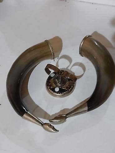 Şəkilde gördüyünüz qədimi buynuz içki qabı satilir. Həm suvenir kimi lalafo.az -da Şəkilde gördüyünüz qədimi buynuz içki qabı satilir. Həm suvenir kimi