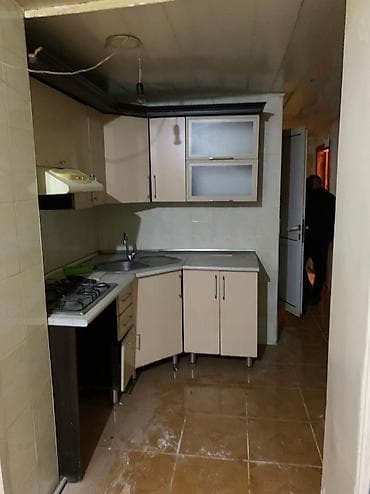 4 cü mikrorayon: Mehdiabad, 2 otaqlı, Köhnə tikili, 28 kv. m — 4