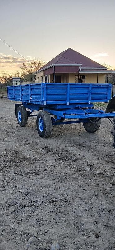 traktor elanlari: İkioxlu traktor qoşqusu - Rəng: mavi - Konstruksiya: möhkəm metal — 2