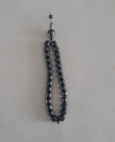 kehraba tesbeh: Üç fərqli təsbeh dəsti. Bir dəstə şəffaf muncuqlar, bir dəstə taxta — 3