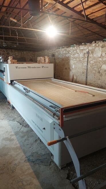 işlemiş soyuducu: Bu vakuum membran presi müxtəlif materialların, xüsusilə ağac — 1