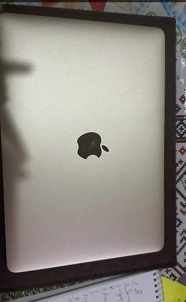 Audio: Apple MacBook noutbuk - Korpusu: qızılı/alüminium unibody, nazik və — 2