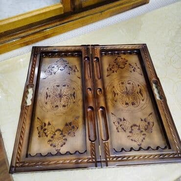 Беговые дорожки: Məhsul: Naxışlı taxta nərd–şahmat lövhəsi Təsvir: - İkiüstlü oyun — 10