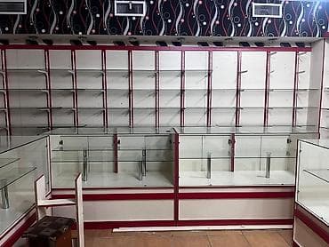 magaza refleri: Parfumeriya bujuteriya ve aksesuar ücün vitrinler tecili satilir.1 — 8