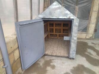 yarasa yuvasi qiymeti: Hündürlüyü 1.25m Uzunluğu 1.28m Eni 0.87m Təsvir: - Sinklənmiş metal — 5