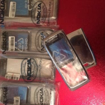 kohne telfonlar: Utun madeleree esasda kohne madelere KORPUSDAR var tezee knopkalar ve — 1