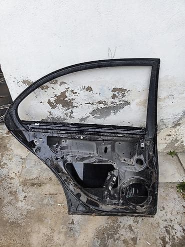 Məhsul: Avtomobilin arxa sol qapısı (tam komplekt deyil) Təsvir: - — 1