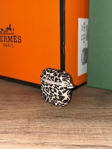 Qulaqcıqlar: Leopard naxışlı AirPods 4 qabı - Uyğunluq: AirPods (klassik/pro — 2
