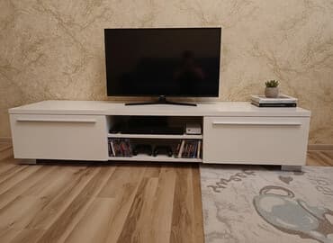 stendlər: İşlənmiş, Düz TV altlığı, Polkalı, Laminat — 1