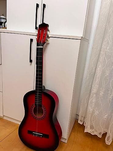 Bu gitara sərbəst öyrenmek üçün nəzərdə tutulan,classic gitardır — 4