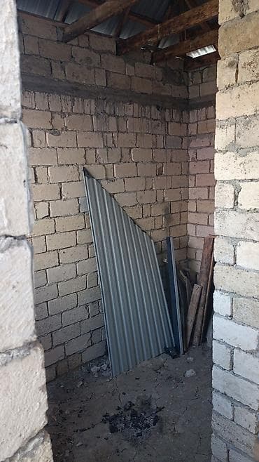 mingəçevir ev satışı: 2 sota yaxın yerdə 76 kv olan evdir .evin 80 faizi hazırdı.suyu işığı — 9