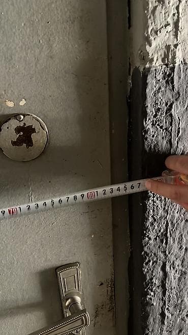 qapi taxda: Metal giriş qapısı satılır. Qapı komple qutu ilə birlikdədir və — 5