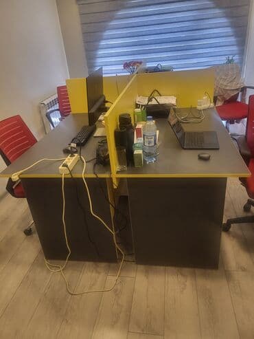 İşlənmiş, İşçi üçün, Künc masa