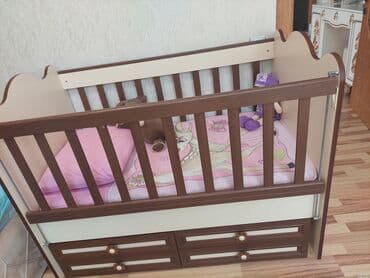 işlənmiş uşaq beşikləri: Oğlan və qız üçün, İşlənmiş, Beşik, Matras ilə — 4