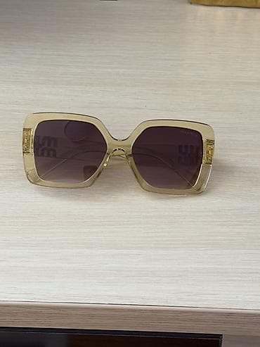 miu miu eynek: Gün eynəyi — 2