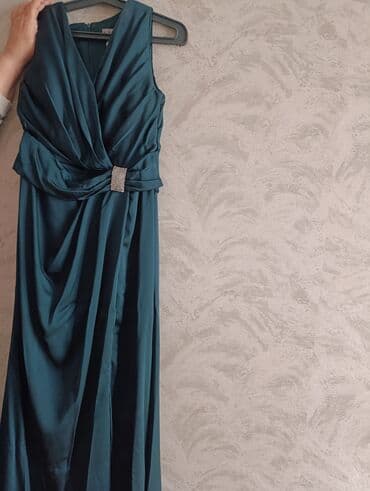 Cəmi 1defe geyinilib,tezedi,heç bir problemi yoxdur.40-42 ölçü ucundu