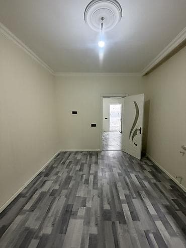 kupcalı ev: Bakı, 20-ci sahə, 3 otaqlı, Köhnə tikili, m. Elmlər Akademiyası, 76 kv. m — 3