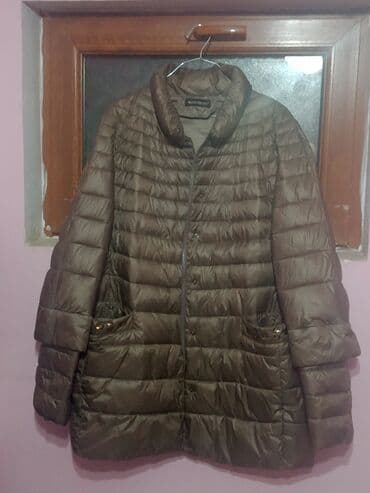 qadınlar üçün iri toxunma papaq: Qadın şişmə qış gödəkçəsi - Rəng: zeytun-yaşıl/qəhvəyi ton - Model — 1