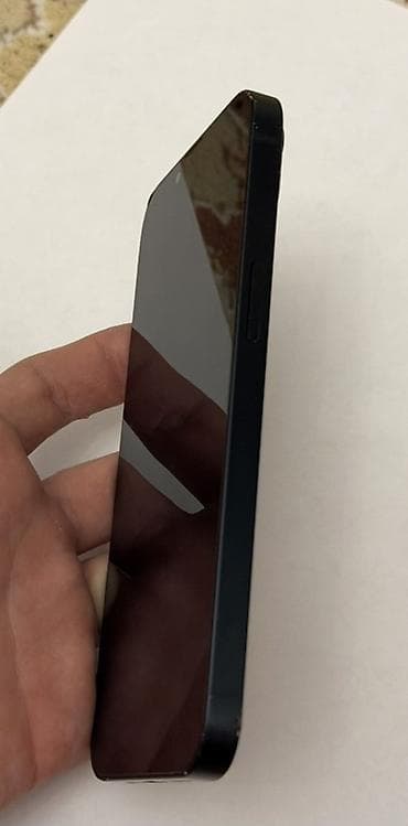 pilte qaz: IPhone 13, Qara, Face ID — 3