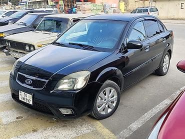 Kia Rio: 1.4 l | 2010 il Sedan