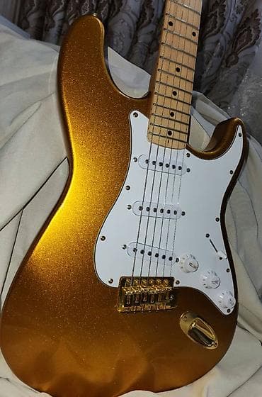 Custom Gold Stratocaster Guitar Şəxsi sifarişimlə hazırlanmış xüsusi