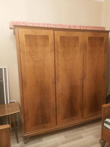 bedroom: Qədimi Mebel dəsti. 2 çarpayı, 1 dolab, 1 termo+pufik, 2 ədəd tumba — 5