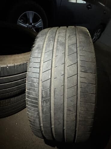 İşlənmiş Şin Dunlop 235 / 40 / R 19