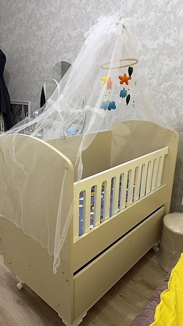 Beşiklər: Oğlan və qız üçün, Dördbucaq, Beşik, Matras ilə, Yellənmə mexanizm ilə — 4