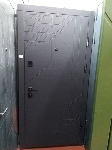 çöl qapılar: Taxta örtüklü, müasir dizaynlı, iki kilidli qapı. Ev və ya ofis üçün — 4