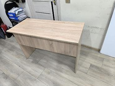 Masa – minimal dizaynlı, iş və ya yazı üçün ideal. - Material: ağac