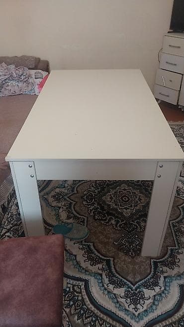 Ev və bağ: Ağ rəngli, sadə və praktik masa. - Forma: düzbucaqlı - Material — 1