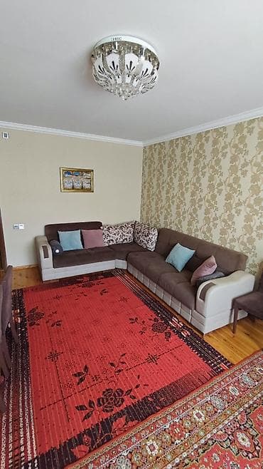 berde ev: Lokbatan qesbesi 233 sayli mektebin qabaginda 5 mertebeli evin 3 cu — 1