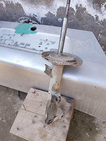 Sükan hissəsi: Məhsul: Avtomobil ön amortizator rəfi (stoyka)w203.kuza Mersedes — 1