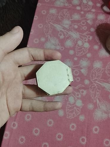 Dini kitablar: 1 əsrdən çox yaşı olan miniatür "Quran". Futulyarı gümüşdür. Təqribi — 6
