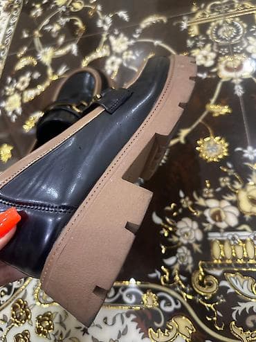 130 manata alinib temiz kojadir ayaqqabi coxdur deye satilir