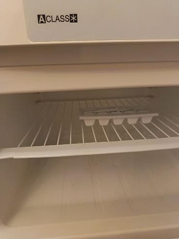 canon 60: İşlənmiş 2 qapılı Indesit Soyuducu Satılır, rəng - Ağ, Təkərli — 3