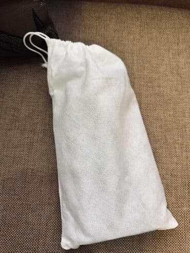 cüzdanlar: Guess cüzdan.Baha alınıb lakin 2 tərəfində cuzi defekt olduğu üçün 25 — 6