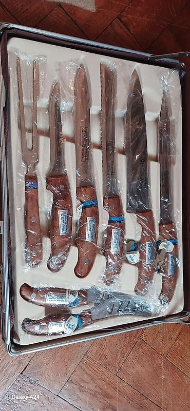 Premium bıçaq və servis dəsti – taxta naxışlı metal çemodan Macarıstan