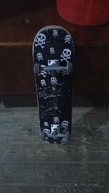 Skate satılır heç bir problemi yoxdur üstünde elave potşibniklər — 1