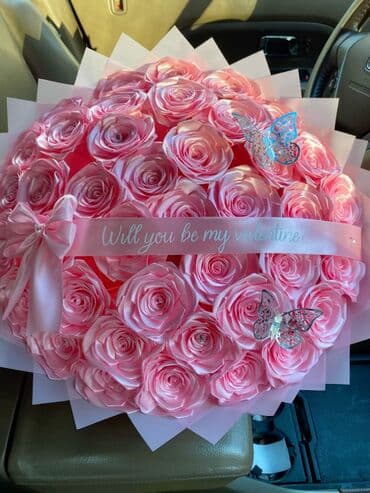 usaq ucun ad gunu hediyeleri: Məxməri effektli süni qızılgüllərdən hazırlanmış dekorativ buketlər - — 3