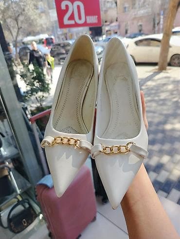 eyaqabi: Ağ rəngdə qadın balet/loafer tipli pəncə-burun (ucu sivri) ayaqqabı. – — 3