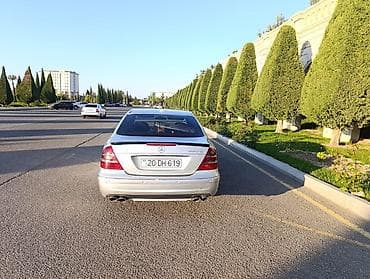 mersedes spoyler: Mercedes-Benz E-Class sedan (W211), gümüşü rəng. Xüsusiyyətlər: - — 7