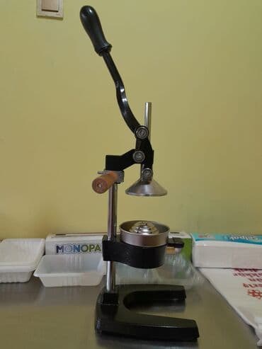 Süfrə qab-qacaqı: Manual sitrus şirəçəkən pres - Güclü tökmə metal gövdə və sabit U — 1