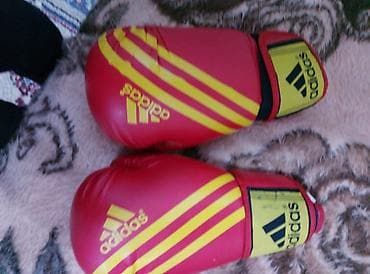 Adidas kikboks elceyi uşaqsadece bir defe meşde isdifade Edib 10 oz du