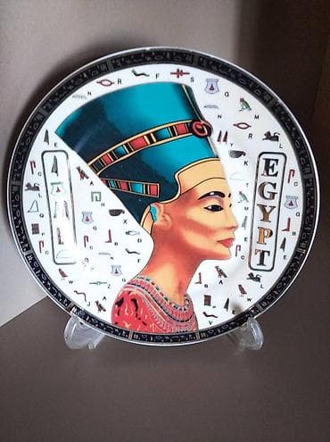 Тарелка декоративная коллеционная. Изображена Нефертите lalafo.az -da Тарелка декоративная коллеционная. Изображена Нефертите