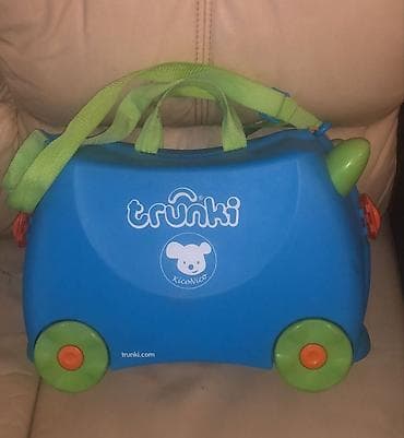 Uşaq üçün çəmədan Uşaq oturub sürede bilir Firma malidir.35 azn