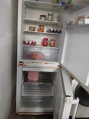 Xarab 2 qapılı Beko Soyuducu Satılır, rəng - Ağ