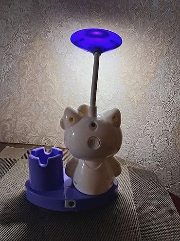 Stol lampaları: Hello Kitty dizaynlı LED masa lampası - Uşaqlar və yeniyetmələr üçün — 2
