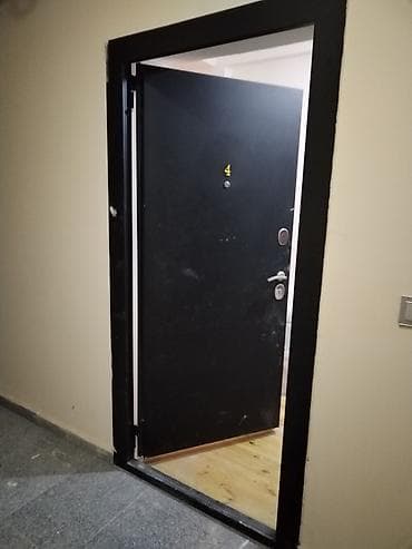 seyf dəmir qapı: Mənzil üçün İşlənmiş Giriş qapısı Glazok ilə, Ünvandan götürmə — 4